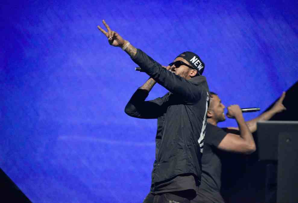 Dave East performing