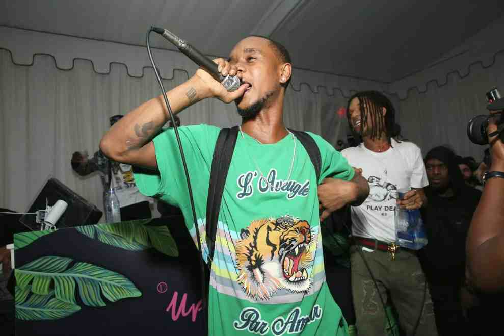 Rae Sremmurd performing