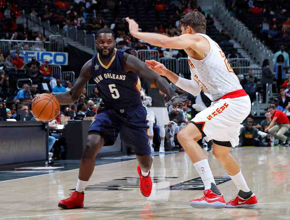 Lance Stephenson in #5 New Orleans Pelicans jersey in game vs. Atlanta Hawks