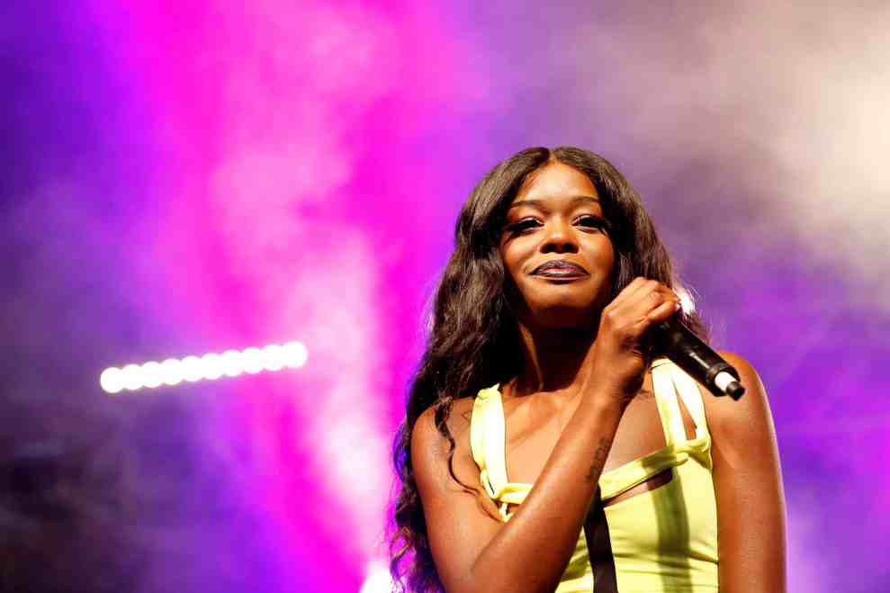 Azealia Banks performing