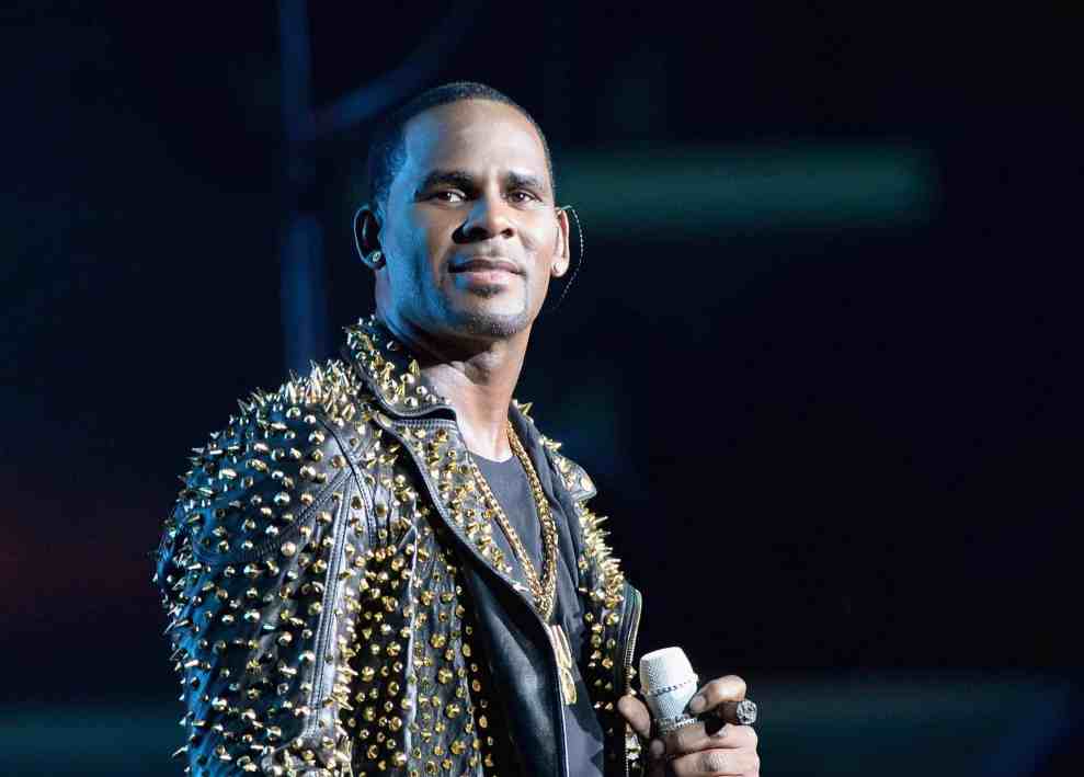 R. Kelly performing
