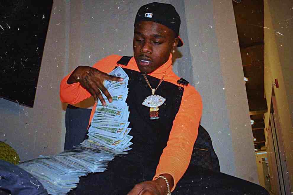 Da baby holding a lot of money