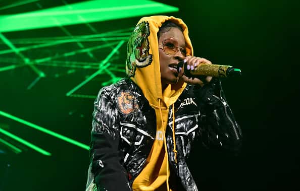 Dej Loaf performing