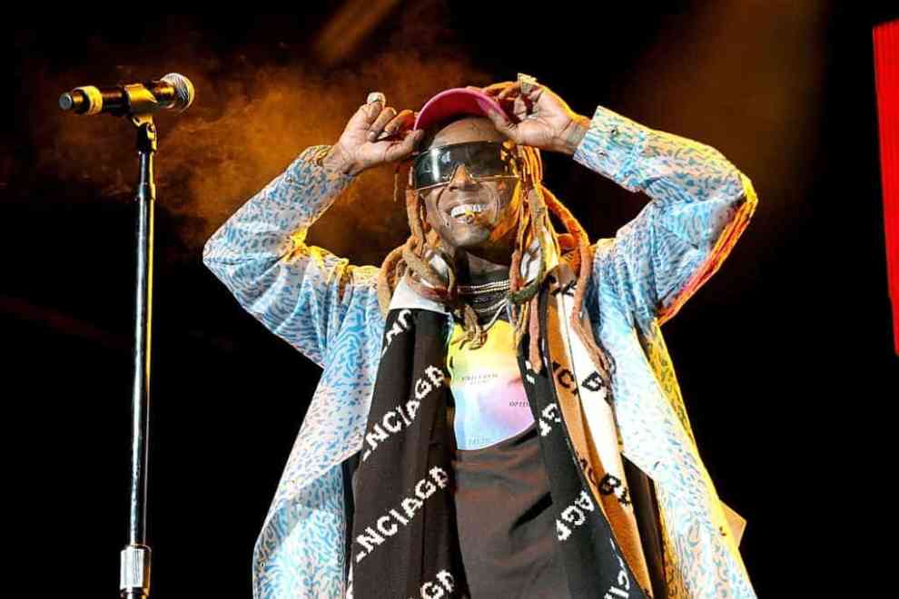 Lil' Wayne performs