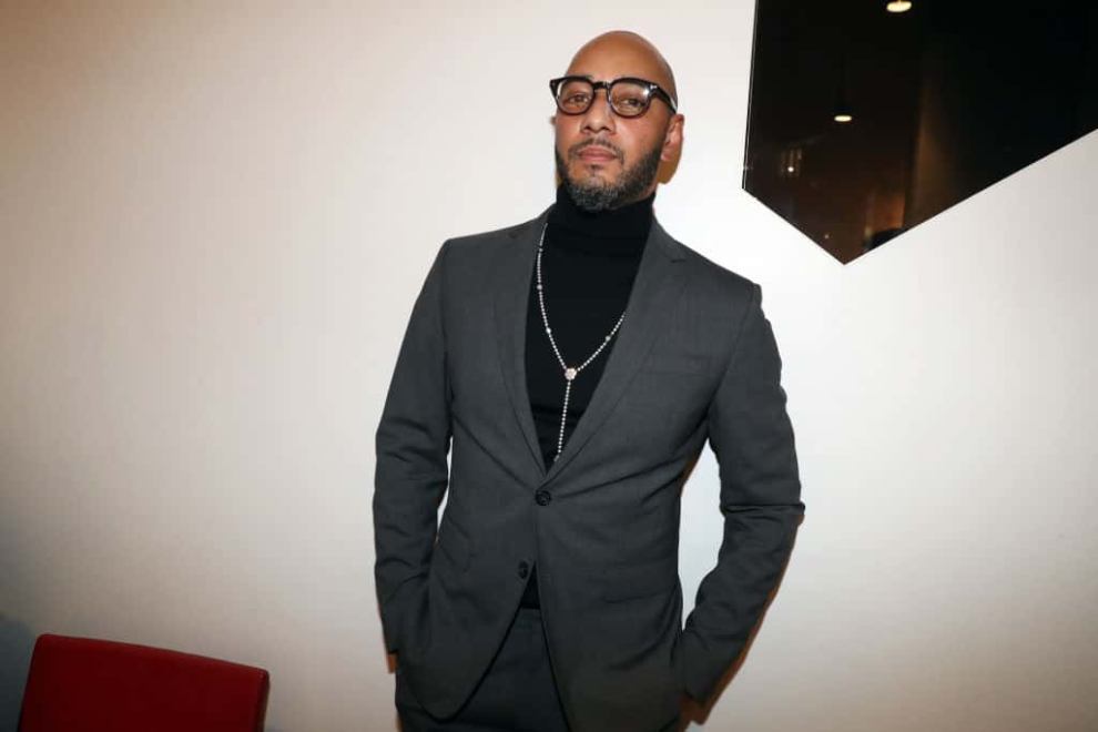 Swizz Beatz wearing all black