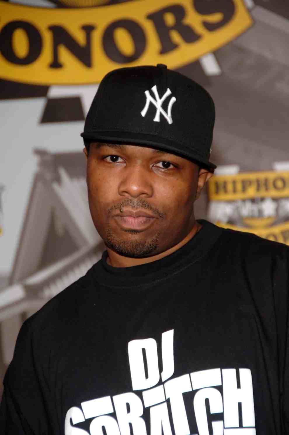 DJ Scratch arrives at 2006 VH1 Hip Hop Honors