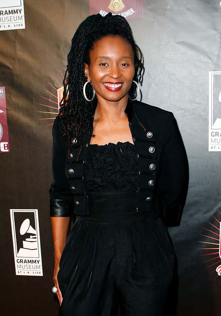 Dee Barnes wearing all black