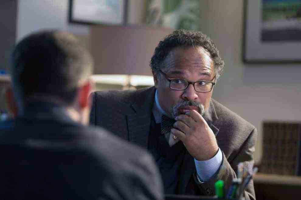 Guest star Geoffrey Owens in the 'Deceptive Little Parasite episode of LUCIFER