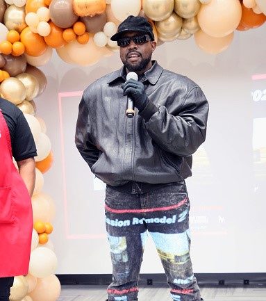 Top Styled Artists Of 2021|Offset best dressed 10|juucy j bessed dressed 9|Young Thug best dressed 8|Travi$ Scott best dressed 7|Burna Boy best dressed 6|lil uzi vert best dressed 5|A$AP Rocky best dressed 4|Playboi Carti|Cardi B Best Dressed 2|Kanye West Best Dressed 1