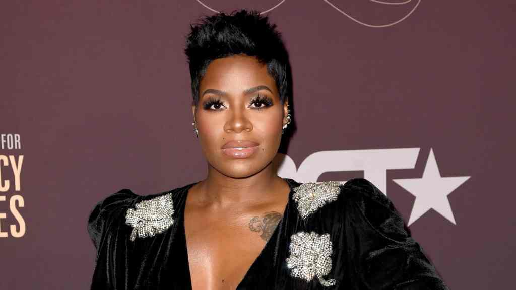 Fantasia Gets Inducted Into Sigma Gamma Rho Sorority