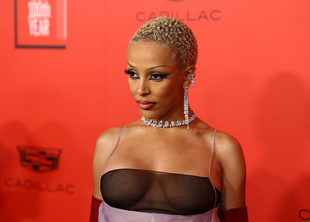 Doja Cat’s Brother Accused Of Abusing Her, Reportedly Knocked Front Teeth Out