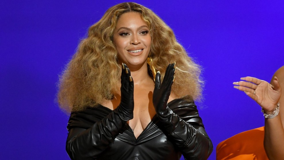 Beyoncé Showers University Of South Carolina Women’s Basketball Team With Love