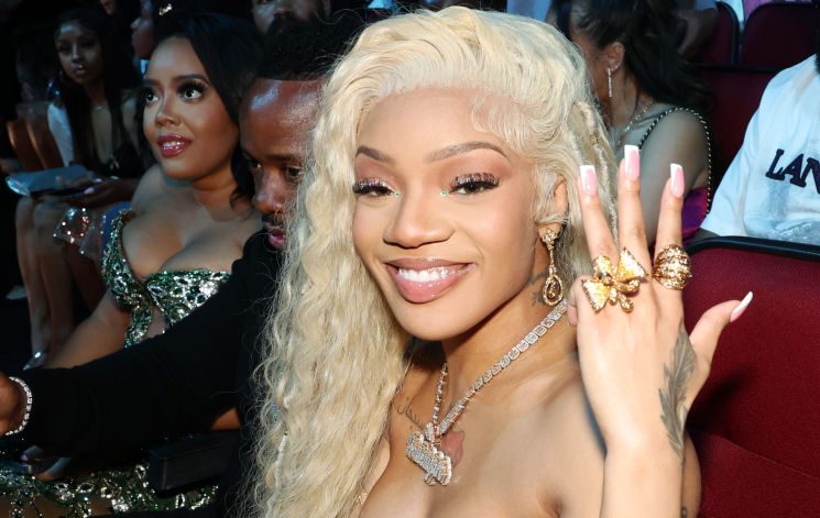 GloRilla Admits She Often Misses Being A “Regular Person”