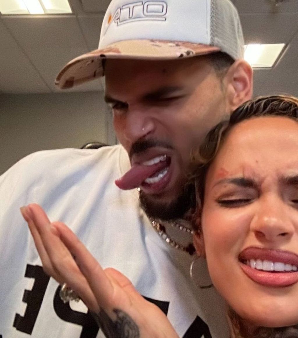 Chris Brown & Kehlani Photo Has Social Media Outraged
