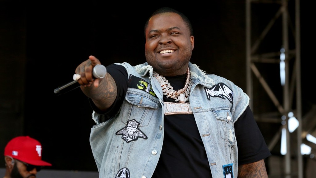 Sean Kingston And Mom Bolt From Reporters After Fraud Case Courtroom Drama