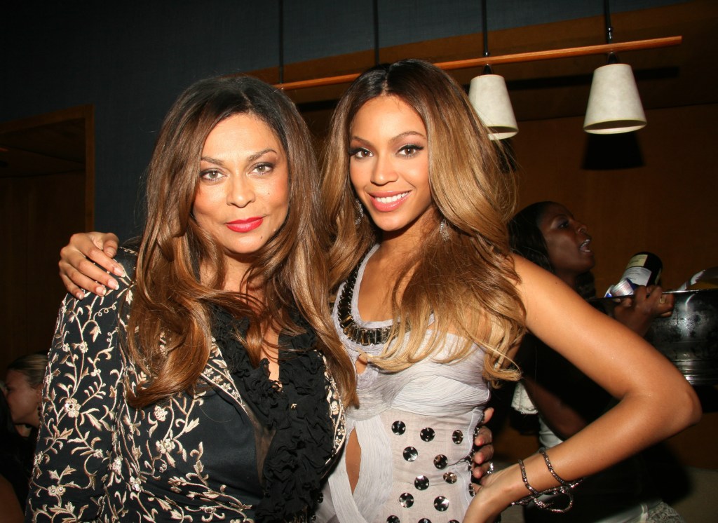 Tina Knowles Moves Beyoncé To Tears At Glamour Awards