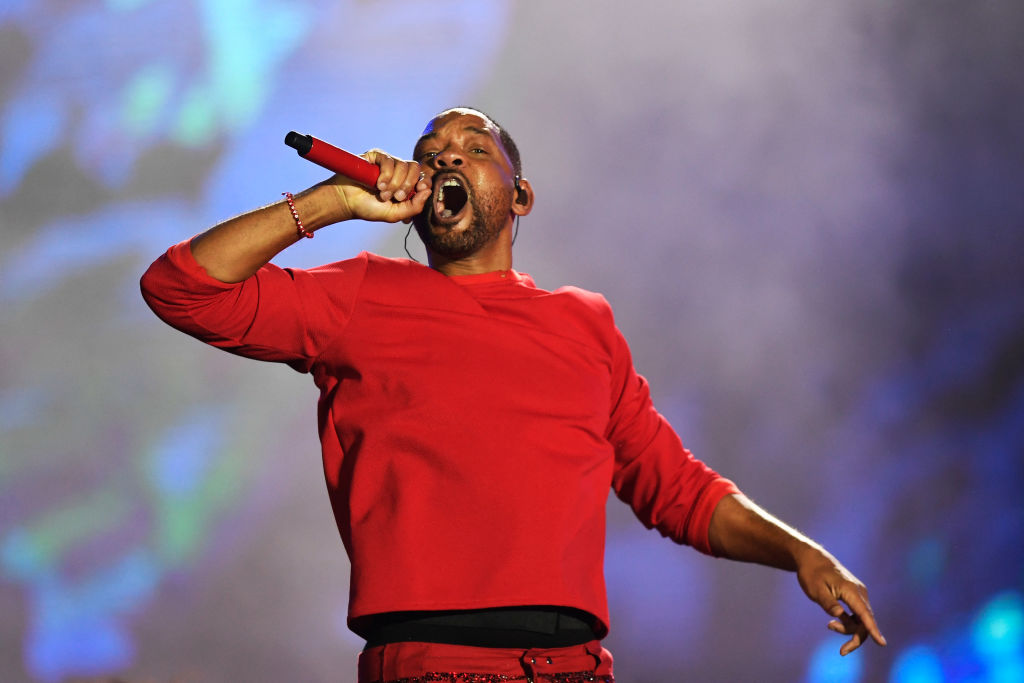 Will Smith Catches Backlash For Steamy Kiss With India Martinez At Miami Concert