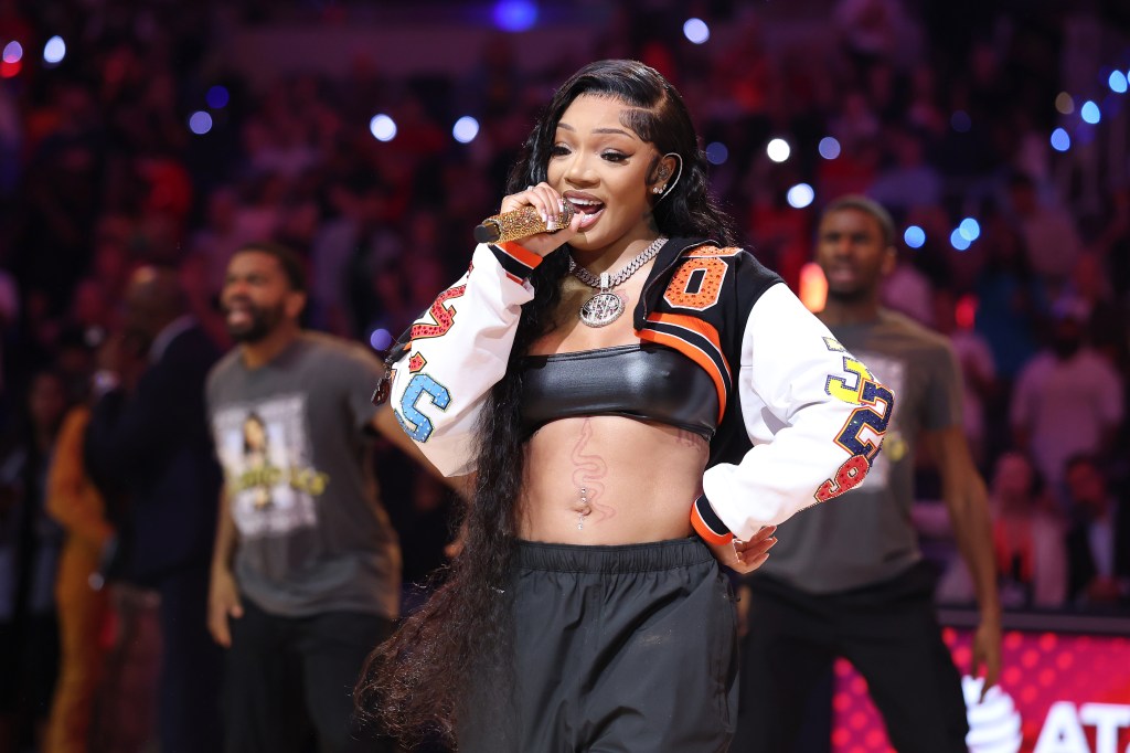 GloRilla & Brandon Ingram Spark Dating Rumors In Cabo