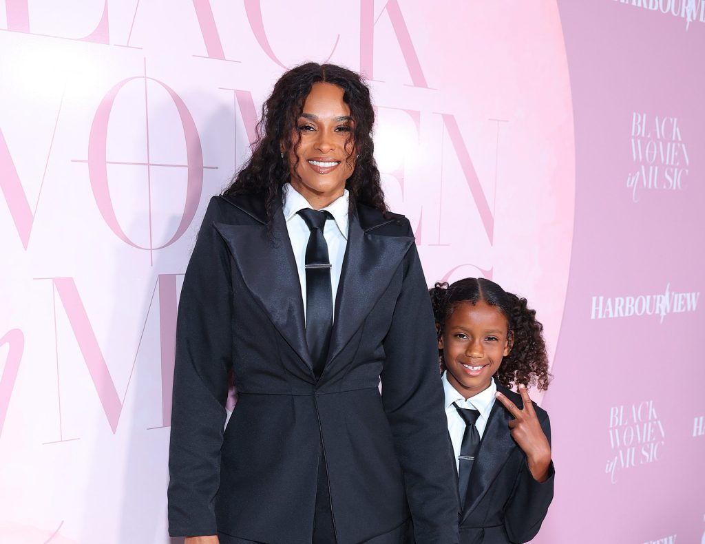 Sienna Embarrasses Ciara By Singing ‘Ride’ In Billboard Q&A