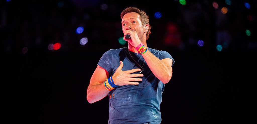 Coldplay Won’t Ditch The “Kiss Cam” After Cheating Scandal