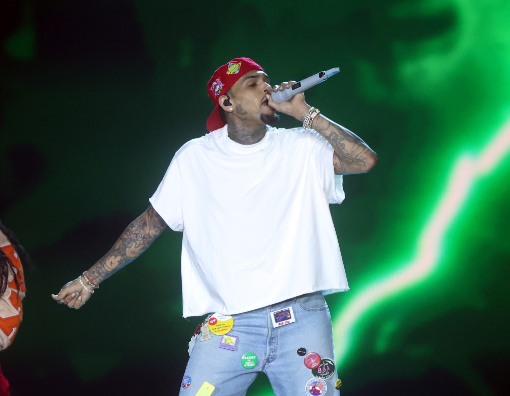 Chris Brown Deactivates Instagram In Response To Colorist Accusations