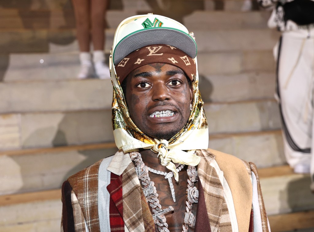 Kodak Black Sparks Concern After Stripping Down On Stage In Texas