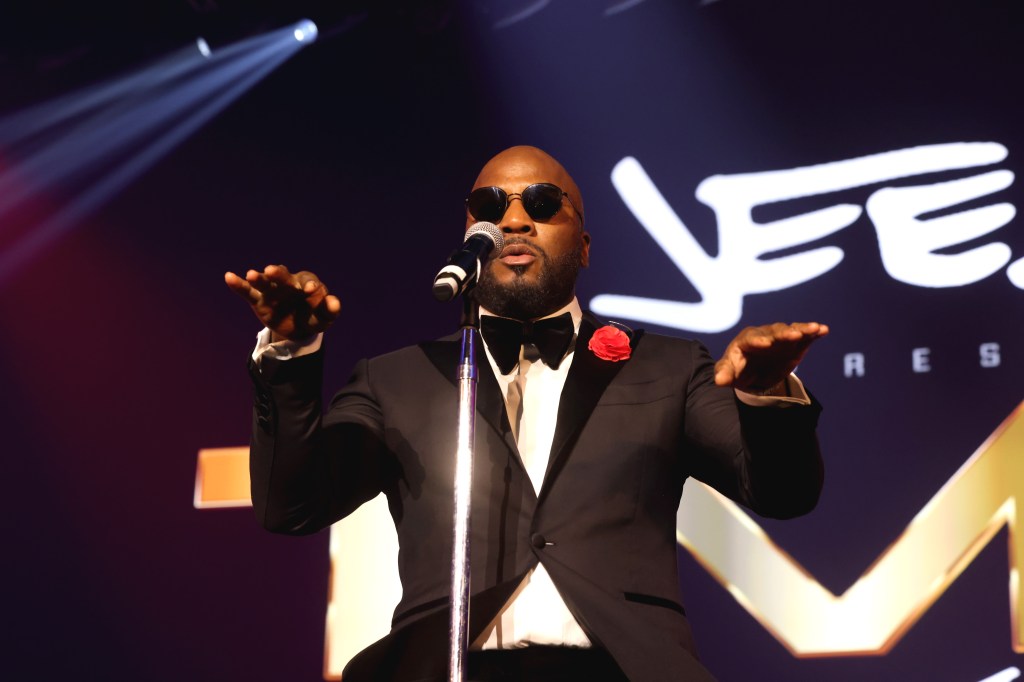 Jeezy Earns Guinness World Record For Largest Orchestra In Hip Hop Concert