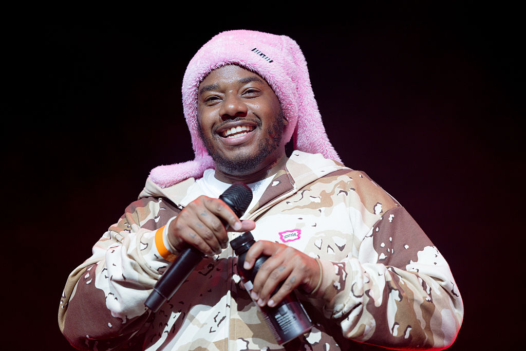 LaRussell Pays $1,000 For Snow Tha Product’s Superfan Album